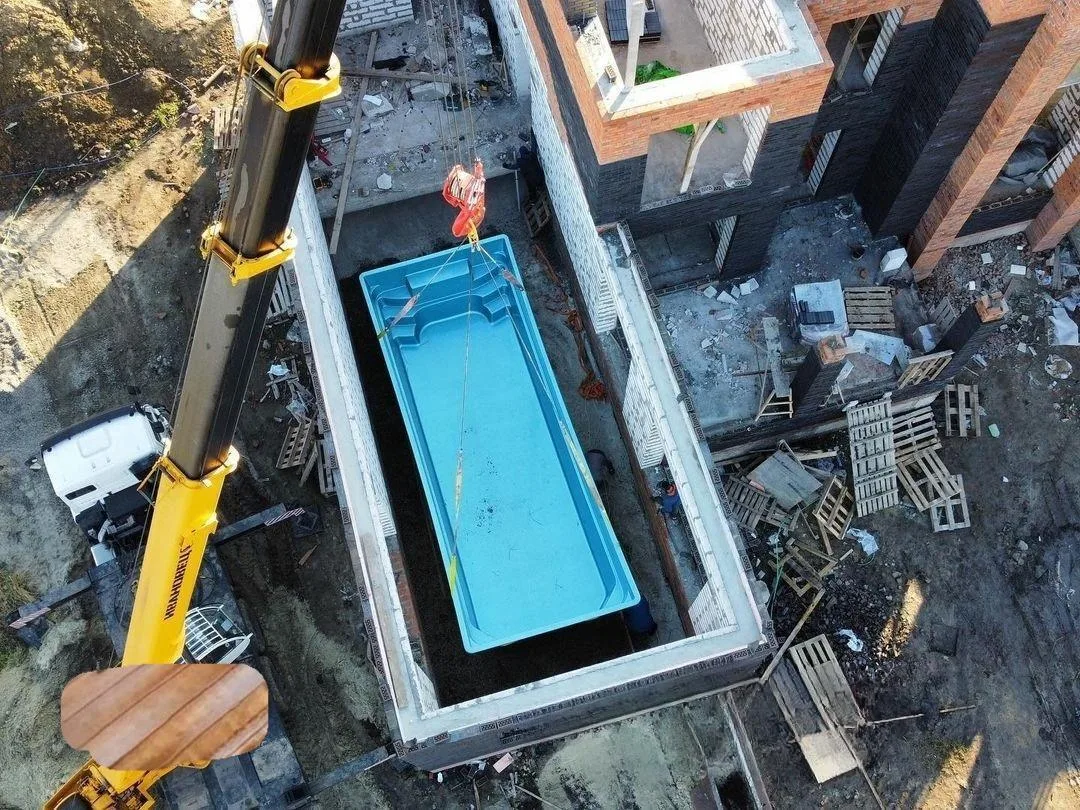 Laguna 9 — зона отдыха у бассейна в Казани